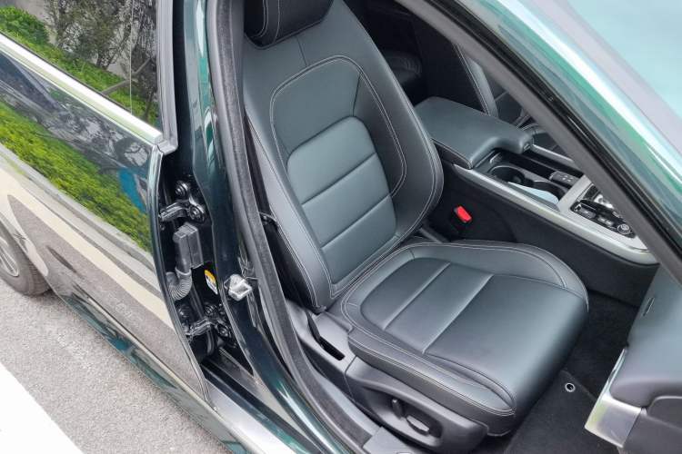 Used Jaguar XEL 2021 2.0T 200PS R-DYNAMIC Youth Sports Edition Right Front Seat