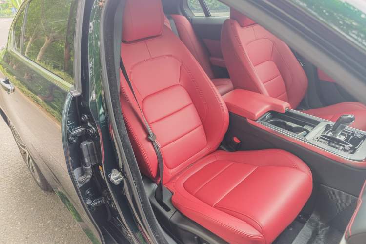 Used Jaguar XEL 2021 2.0T 250 PS R-DYNAMIC S Advanced Sport Edition Right Front Seat