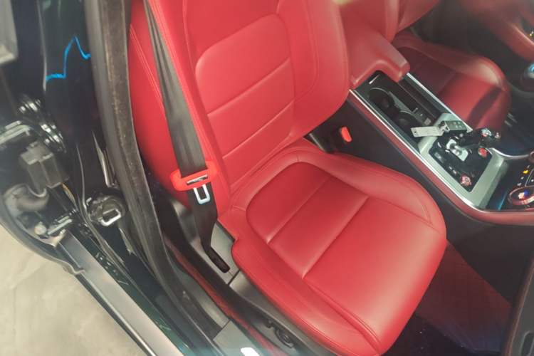 Used Jaguar XEL 2021 2.0T 250 PS R-DYNAMIC S Advanced Sport Edition Right Front Seat