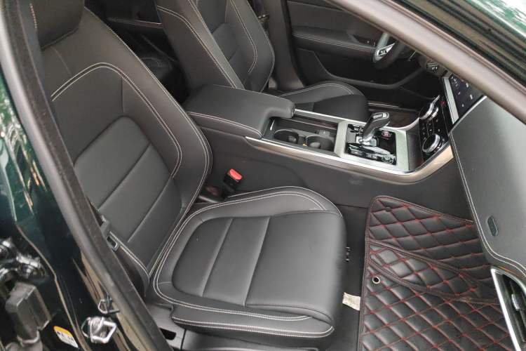 Used Jaguar XEL 2021 2.0T 250 PS R-DYNAMIC S Advanced Sport Edition Right Front Seat