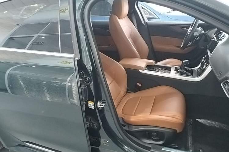 Used Jaguar XEL 2021 2.0T 250 PS R-DYNAMIC S Advanced Sport Edition Right Front Seat