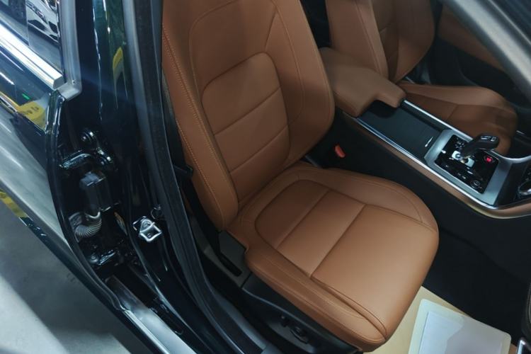 Used Jaguar XEL 2021 2.0T 250 PS R-DYNAMIC S Advanced Sport Edition Right Front Seat
