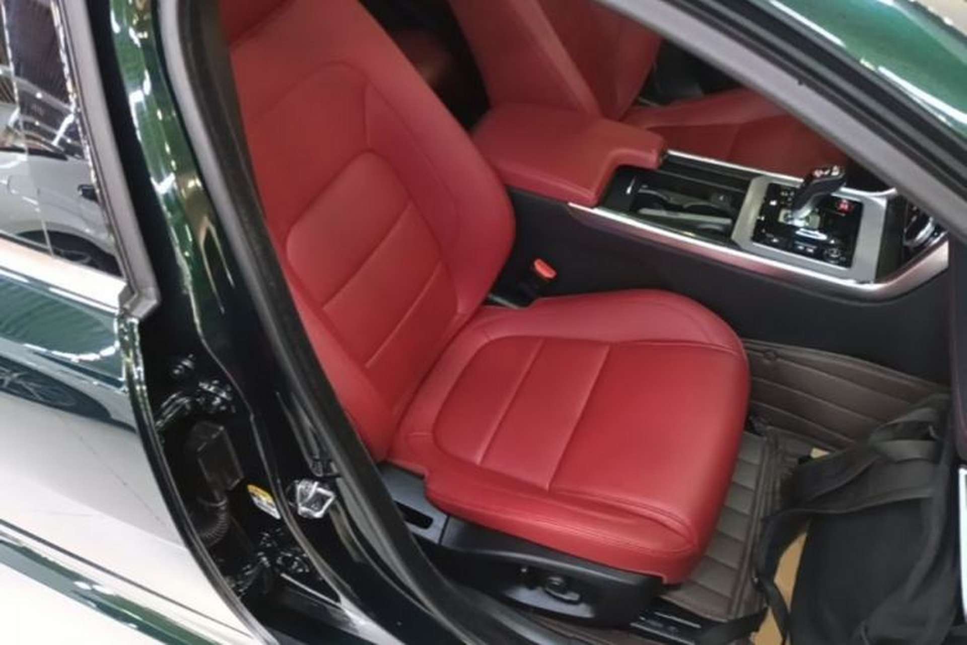 Used Jaguar XEL 2021 2.0T 250 PS R-DYNAMIC S Advanced Sport Edition Right Front Seat
