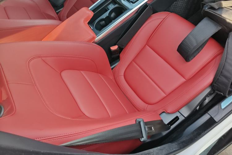 Used Jaguar XEL 2021 2.0T 250 PS Black Edition Sport Version Right Front Seat