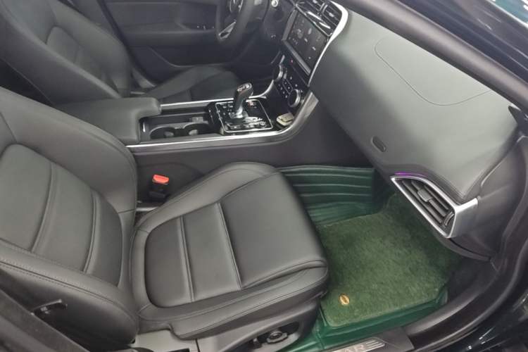 Used Jaguar XEL 2021 2.0T 250 PS S Progressive Elegance Edition Right Front Seat