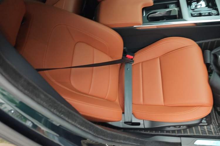 Used Jaguar XEL 2021 2.0T 250 PS R-DYNAMIC S Advanced Sport Edition Right Front Seat
