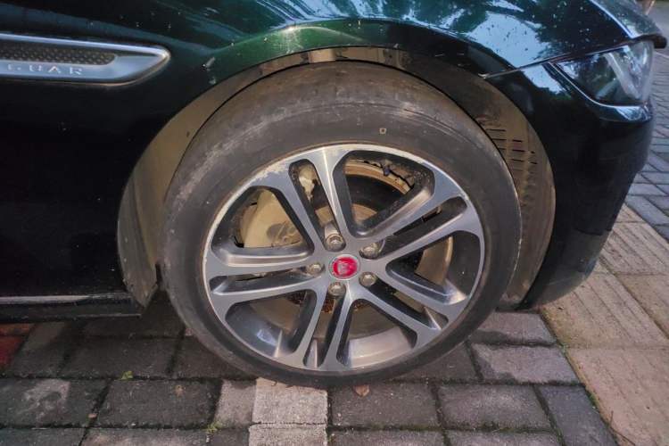 Used Jaguar XEL 2021 2.0T 250 PS R-DYNAMIC S Advanced Sport Edition Right Front Wheel Hub