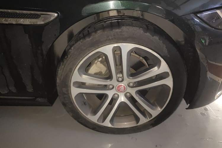 Used Jaguar XEL 2021 2.0T 250 PS R-DYNAMIC S Advanced Sport Edition Right Front Wheel Hub