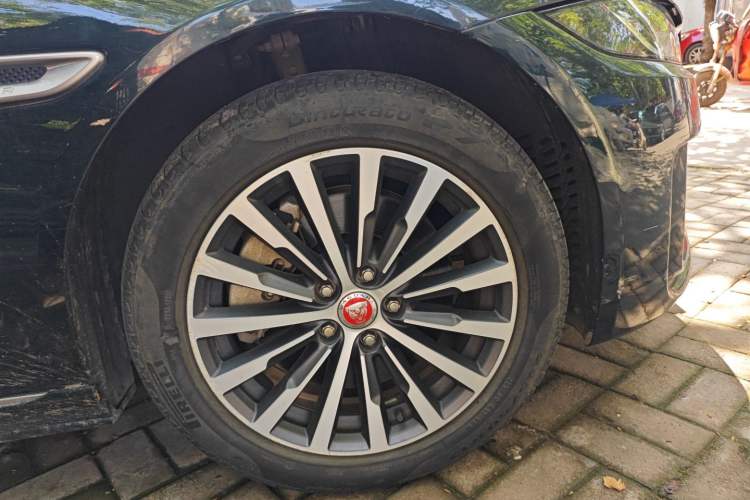 Used Jaguar XEL 2021 2.0T 200PS R-DYNAMIC Youth Sports Edition Right Front Wheel Hub