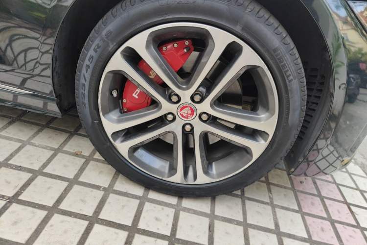 Used Jaguar XEL 2021 2.0T 200PS R-DYNAMIC Youth Sports Edition Right Front Wheel Hub