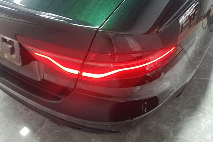 Used Jaguar XEL 2021 2.0T 200PS R-DYNAMIC Youth Sports Edition Right Rear Taillight