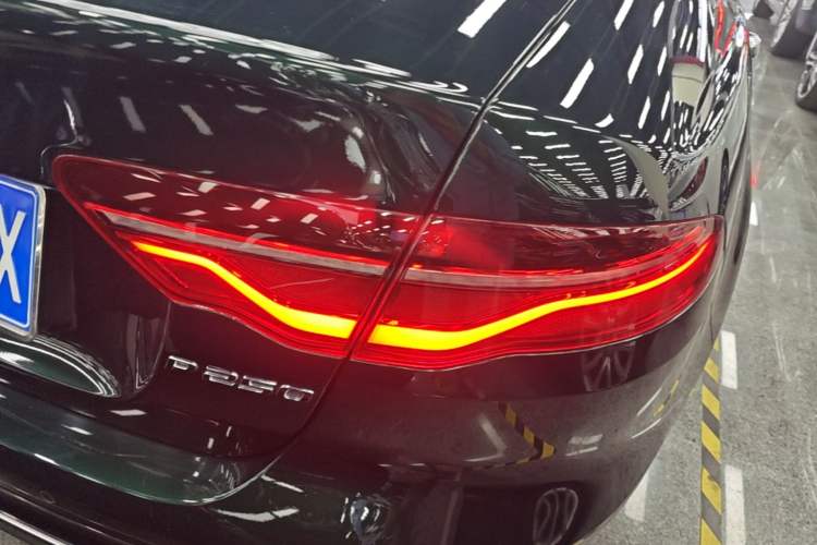 Used Jaguar XEL 2021 2.0T 250 PS S Progressive Elegance Edition Right Rear Taillight