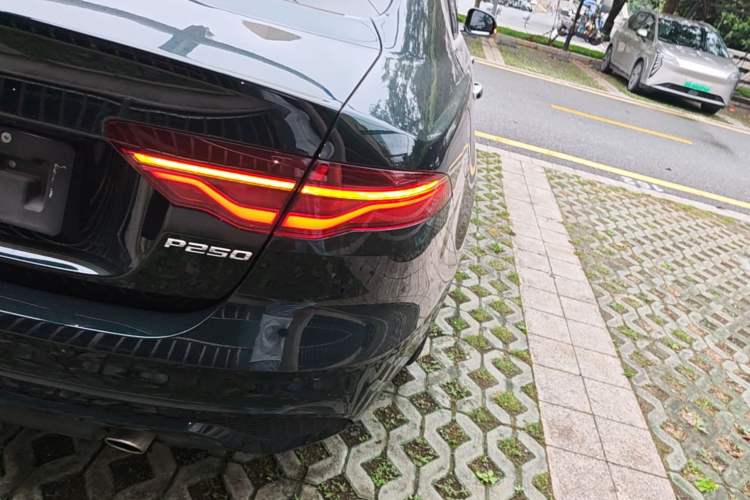 Used Jaguar XEL 2021 2.0T 250 PS R-DYNAMIC S Advanced Sport Edition Right Rear Taillight