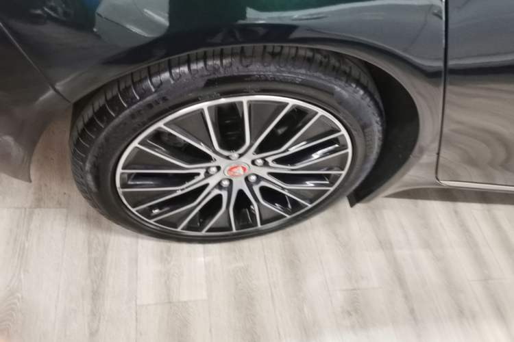 Used Jaguar XEL 2021 2.0T 250 PS S Progressive Elegance Edition Right Rear Wheel Hub