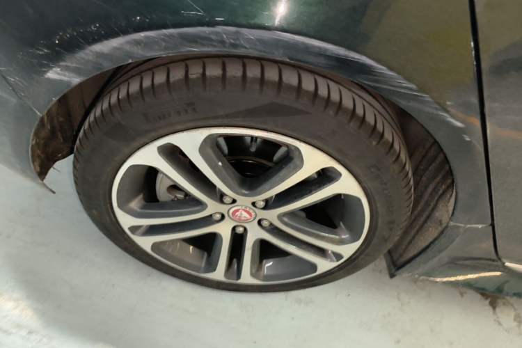 Used Jaguar XEL 2021 2.0T 250 PS R-DYNAMIC S Advanced Sport Edition Right Rear Wheel Hub