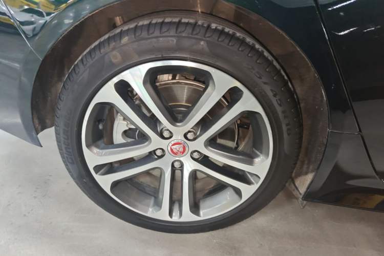 Used Jaguar XEL 2021 2.0T 250 PS R-DYNAMIC S Advanced Sport Edition Right Rear Wheel Hub
