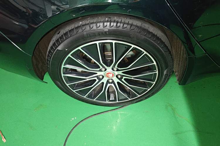 Used Jaguar XEL 2021 2.0T 250 PS S Progressive Elegance Edition Right Rear Wheel Hub