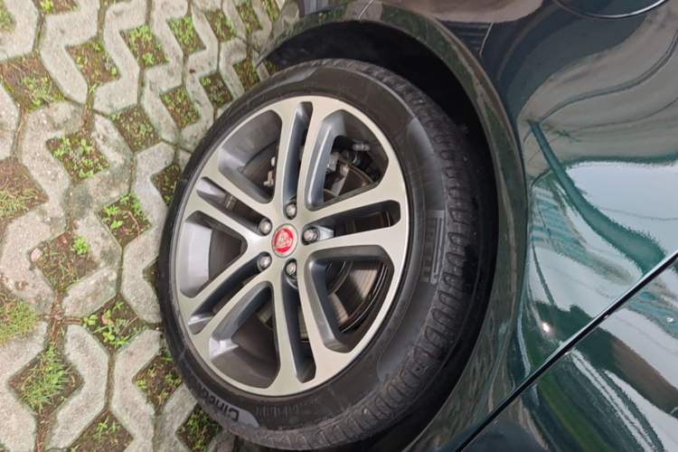 Used Jaguar XEL 2021 2.0T 250 PS R-DYNAMIC S Advanced Sport Edition Right Rear Wheel Hub