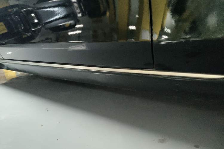 Used Jaguar XEL 2021 2.0T 250 PS S Progressive Elegance Edition Right Side Sill