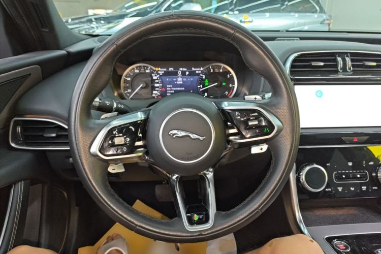 Used Jaguar XEL 2021 2.0T 200PS R-DYNAMIC Youth Sports Edition Steering Wheel