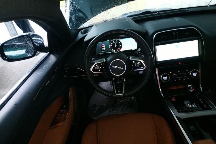 Used Jaguar XEL 2021 2.0T 250 PS R-DYNAMIC S Advanced Sport Edition Steering Wheel