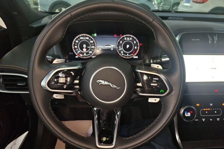Used Jaguar XEL 2021 2.0T 250 PS R-DYNAMIC S Advanced Sport Edition Steering Wheel