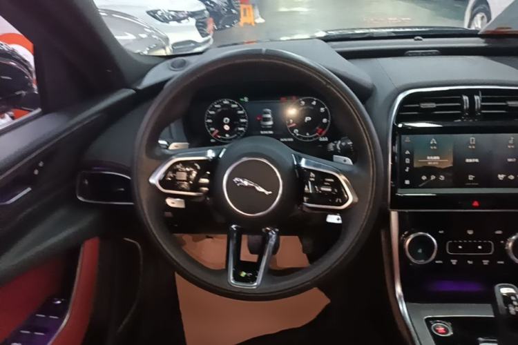 Used Jaguar XEL 2021 2.0T 250 PS R-DYNAMIC S Advanced Sport Edition Steering Wheel