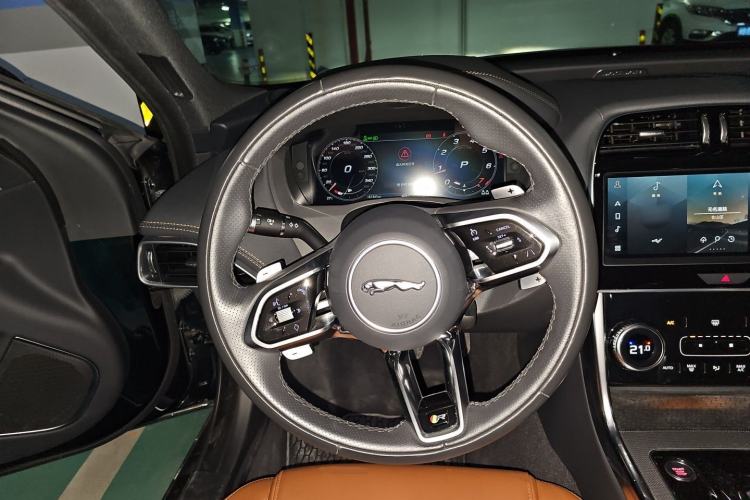 Used Jaguar XEL 2021 2.0T 250 PS R-DYNAMIC S Advanced Sport Edition Steering Wheel