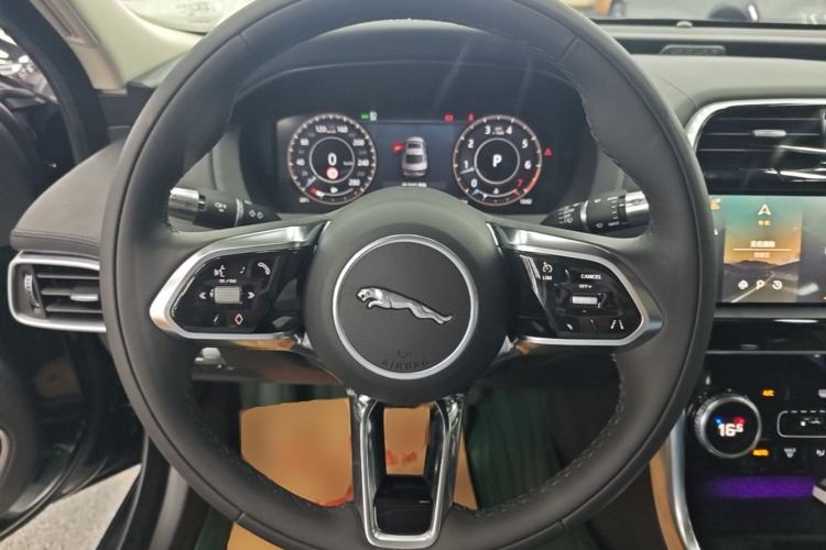 Used Jaguar XEL 2021 2.0T 250 PS S Progressive Elegance Edition Steering Wheel