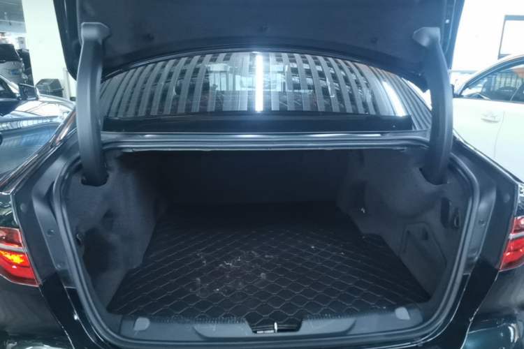 Used Jaguar XEL 2021 2.0T 250 PS S Progressive Elegance Edition Trunk