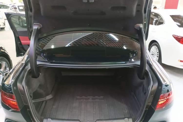 Used Jaguar XEL 2021 2.0T 250 PS R-DYNAMIC S Advanced Sport Edition Trunk