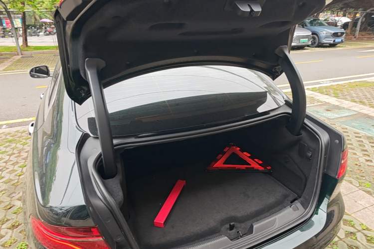 Used Jaguar XEL 2021 2.0T 250 PS R-DYNAMIC S Advanced Sport Edition Trunk