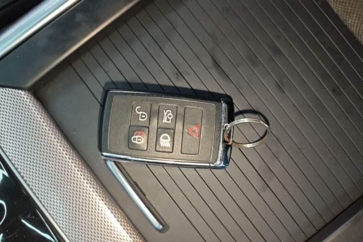 Used Jaguar XEL 2021 2.0T 200PS R-DYNAMIC Youth Sports Edition Vehicle Key