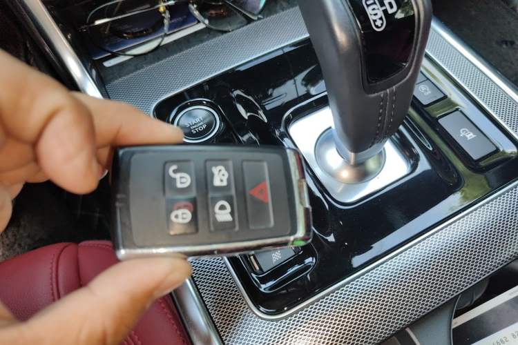 Used Jaguar XEL 2021 2.0T 200PS R-DYNAMIC Youth Sports Edition Vehicle Key