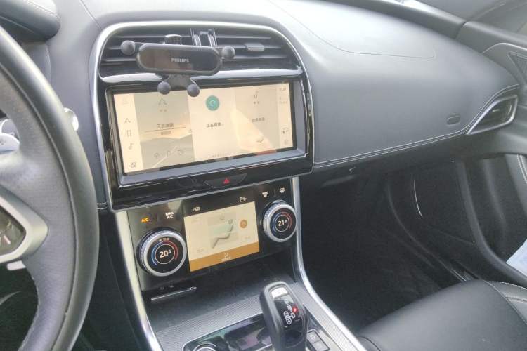 Used Jaguar XEL 2021 2.0T 250 PS R-DYNAMIC SE Tech Sport Edition Audio And AC Panel