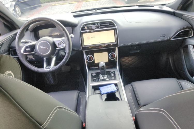 Used Jaguar XEL 2021 2.0T 250 PS R-DYNAMIC SE Tech Sport Edition Center Console