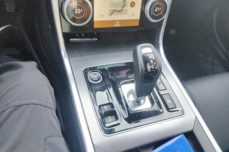 Used Jaguar XEL 2021 2.0T 250 PS R-DYNAMIC SE Tech Sport Edition Gear Lever