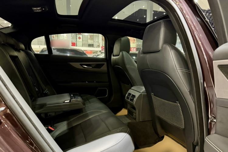 Used Jaguar XEL 2021 2.0T 250 PS R-DYNAMIC S Advanced Sport Edition Interior 8