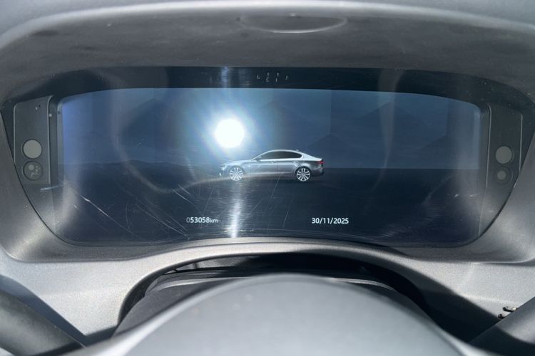 Used Jaguar XEL 2021 2.0T 250 PS R-DYNAMIC S Advanced Sport Edition Odometer Close Up