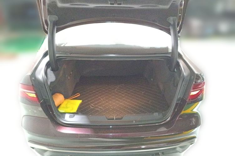 Used Jaguar XEL 2021 2.0T 250 PS S Progressive Elegance Edition Trunk