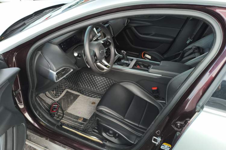 Used Jaguar XEL 2021 2.0T 250 PS R-DYNAMIC S Advanced Sport Edition Driver Seat