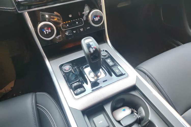 Used Jaguar XEL 2021 2.0T 250 PS R-DYNAMIC S Advanced Sport Edition Gear Lever