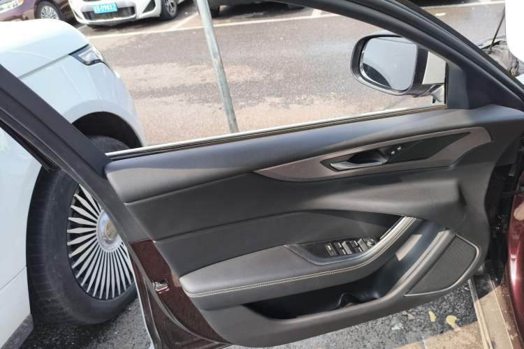 Used Jaguar XEL 2021 2.0T 250 PS R-DYNAMIC S Advanced Sport Edition Left Front Door Interior