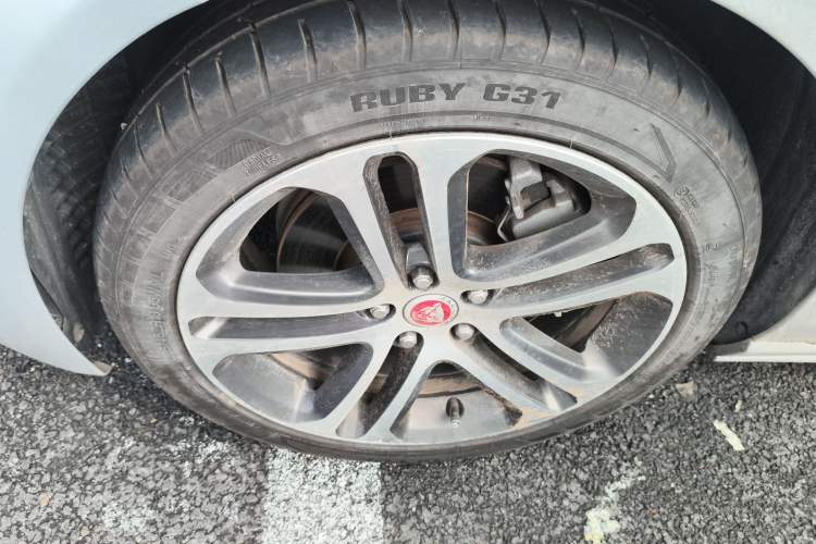 Used Jaguar XEL 2021 2.0T 250 PS R-DYNAMIC S Advanced Sport Edition Left Front Wheel Hub