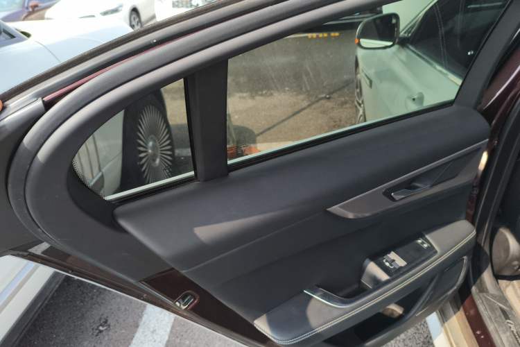 Used Jaguar XEL 2021 2.0T 250 PS R-DYNAMIC S Advanced Sport Edition Left Rear Door Interior