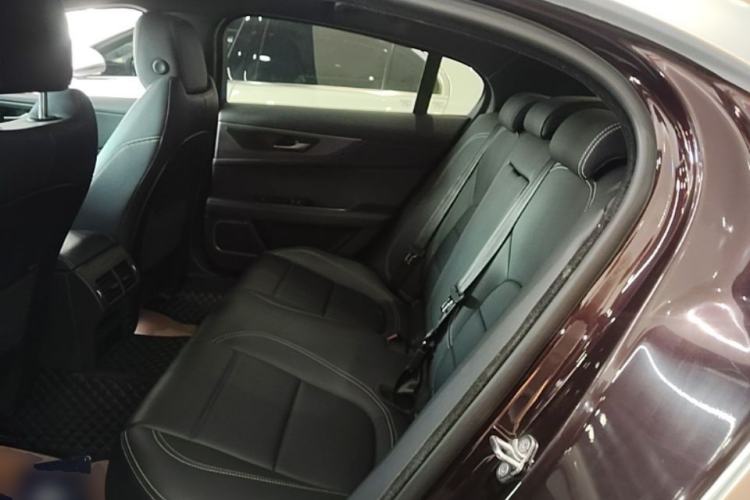 Used Jaguar XEL 2021 2.0T 250 PS R-DYNAMIC S Advanced Sport Edition Left Rear Seat
