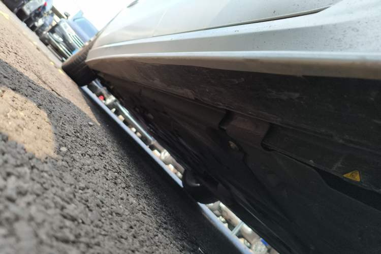 Used Jaguar XEL 2021 2.0T 250 PS R-DYNAMIC S Advanced Sport Edition Left Side Sill