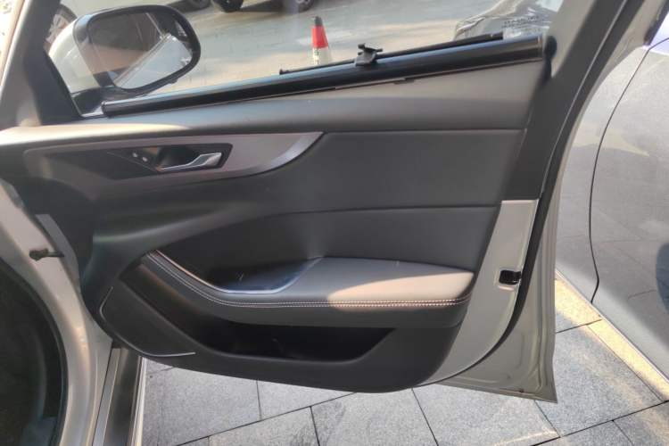 Used Jaguar XEL 2021 2.0T 250 PS R-DYNAMIC S Advanced Sport Edition Right Front Door Interior