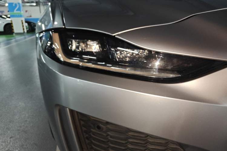 Used Jaguar XEL 2021 2.0T 250 PS R-DYNAMIC S Advanced Sport Edition Right Front Headlight