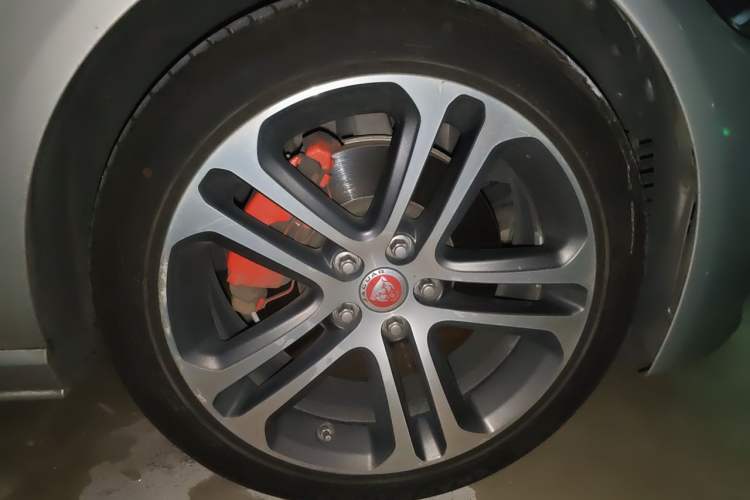 Used Jaguar XEL 2021 2.0T 250 PS R-DYNAMIC S Advanced Sport Edition Right Front Wheel Hub
